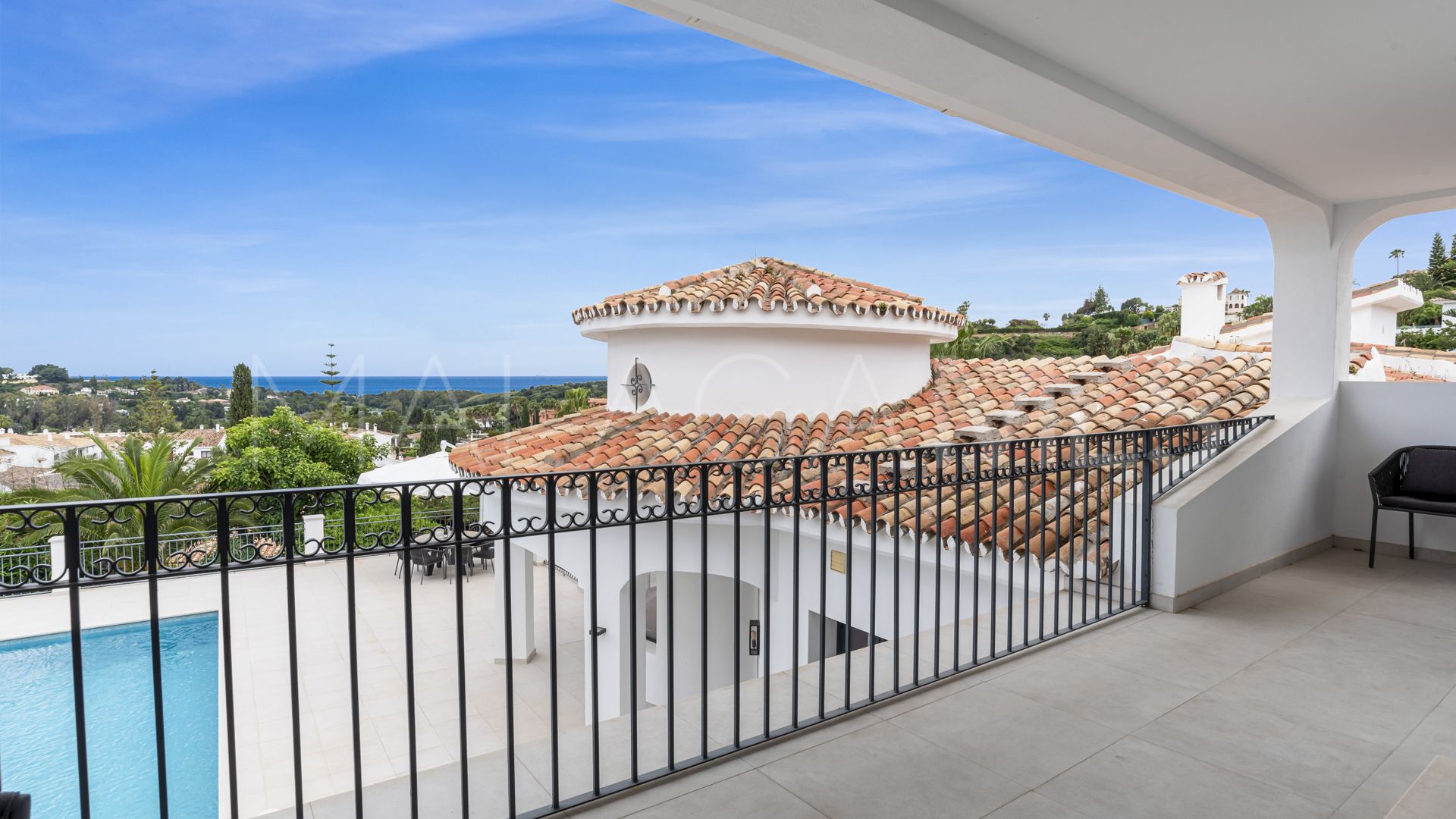 Villa for sale in Altos del Paraiso