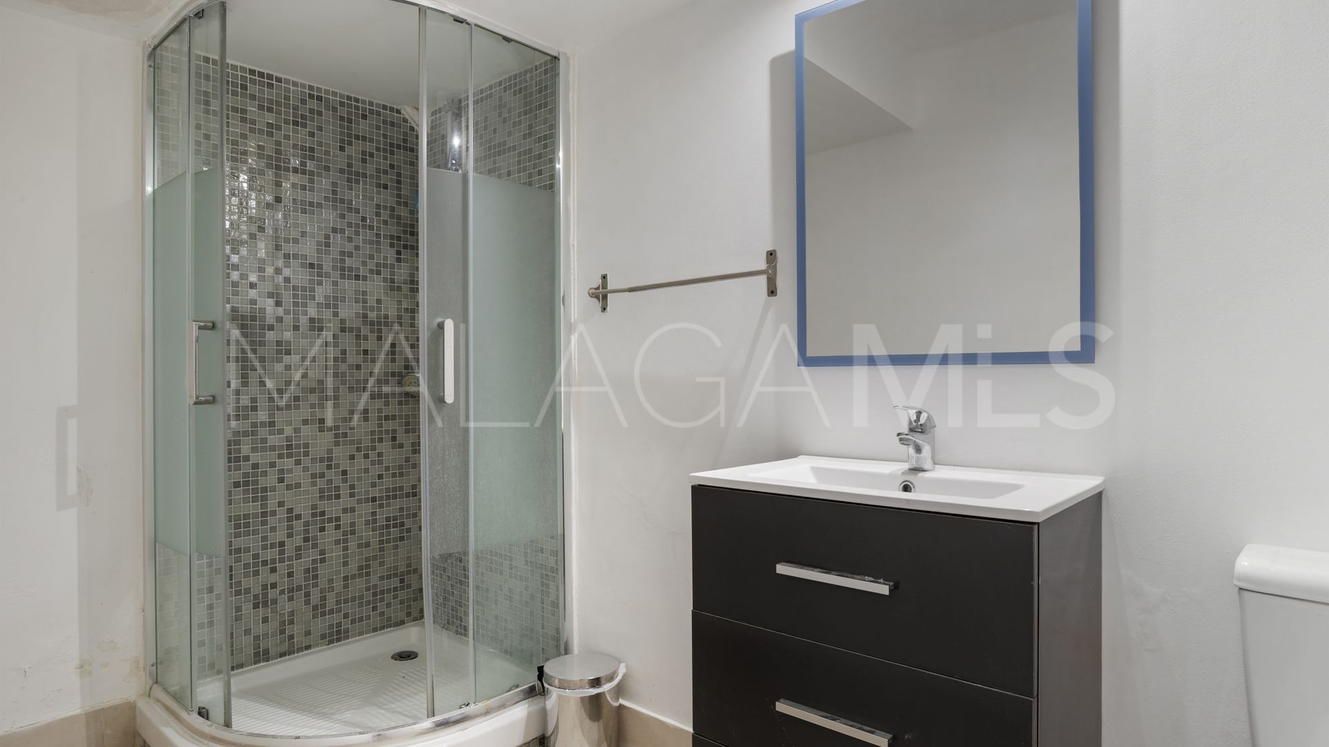 Villa for sale in Nueva Andalucia