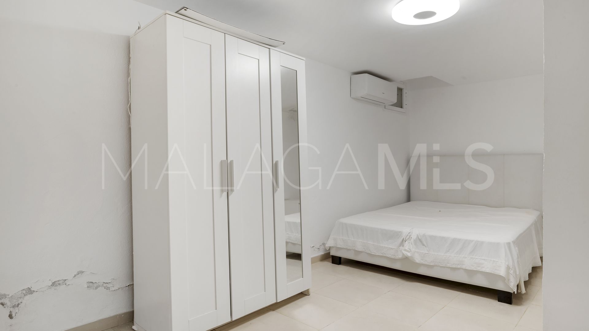 Villa for sale in Nueva Andalucia