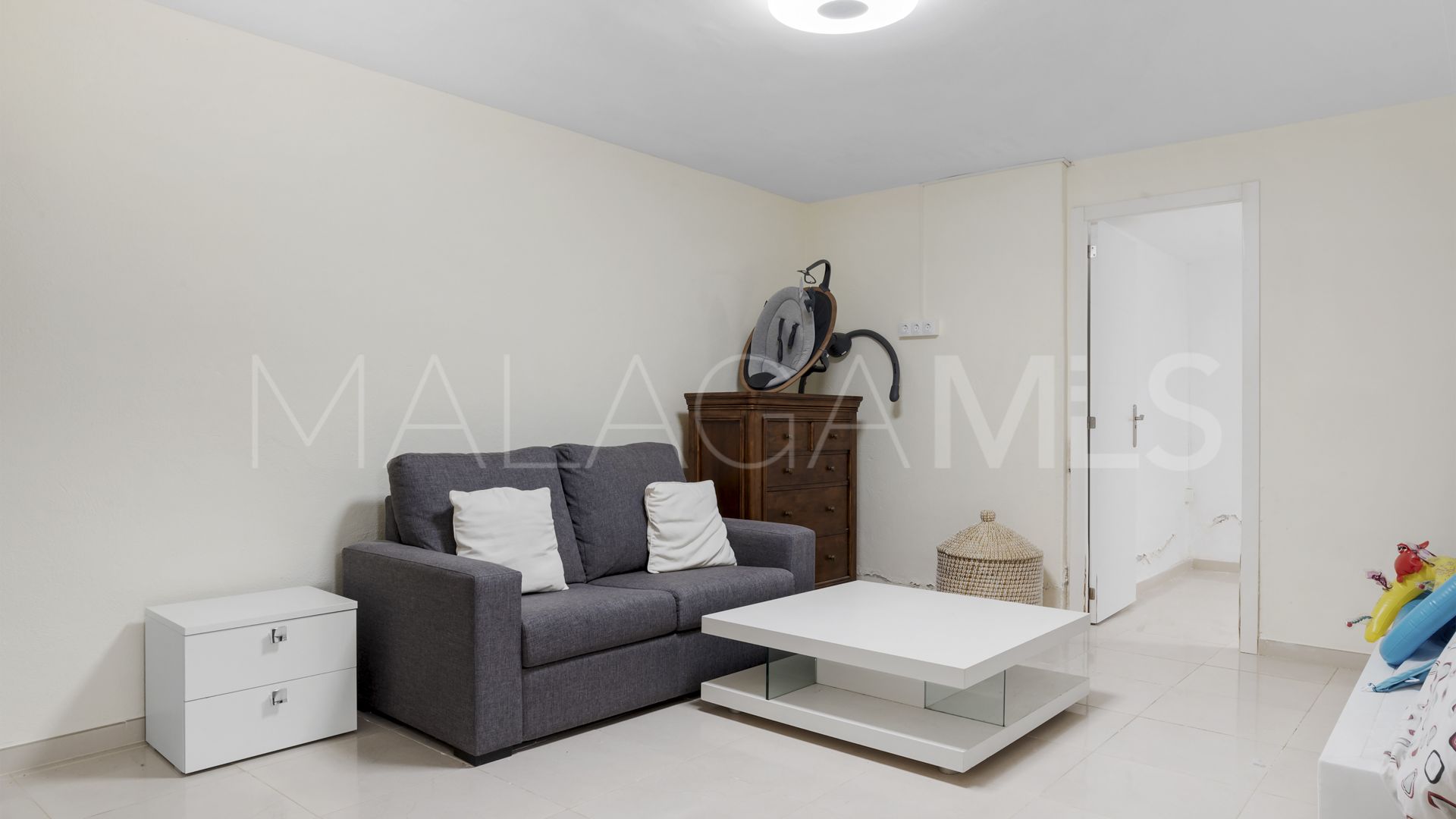 Villa for sale in Nueva Andalucia