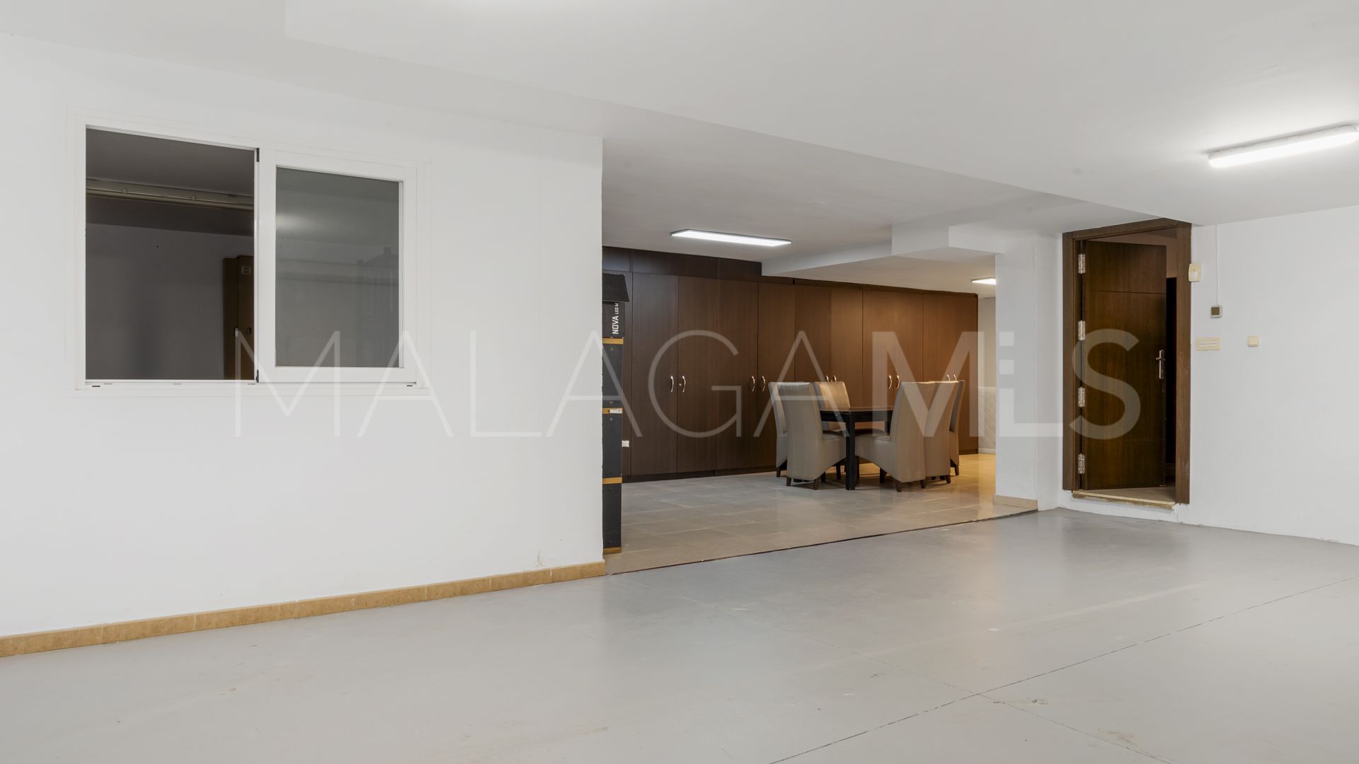 Villa for sale in Nueva Andalucia