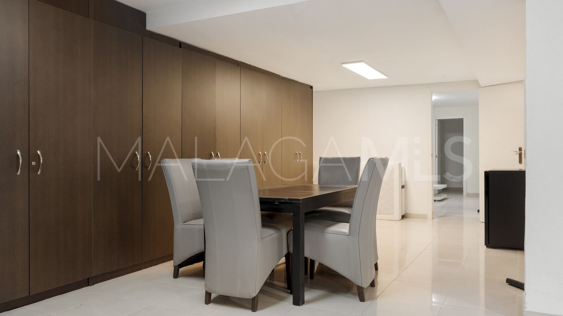 Villa for sale in Nueva Andalucia