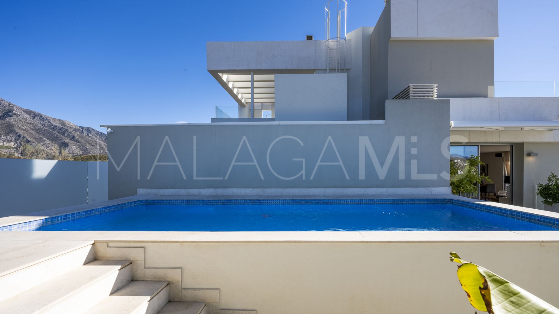 Tvåvånings takvåning for sale in La Morelia de Marbella