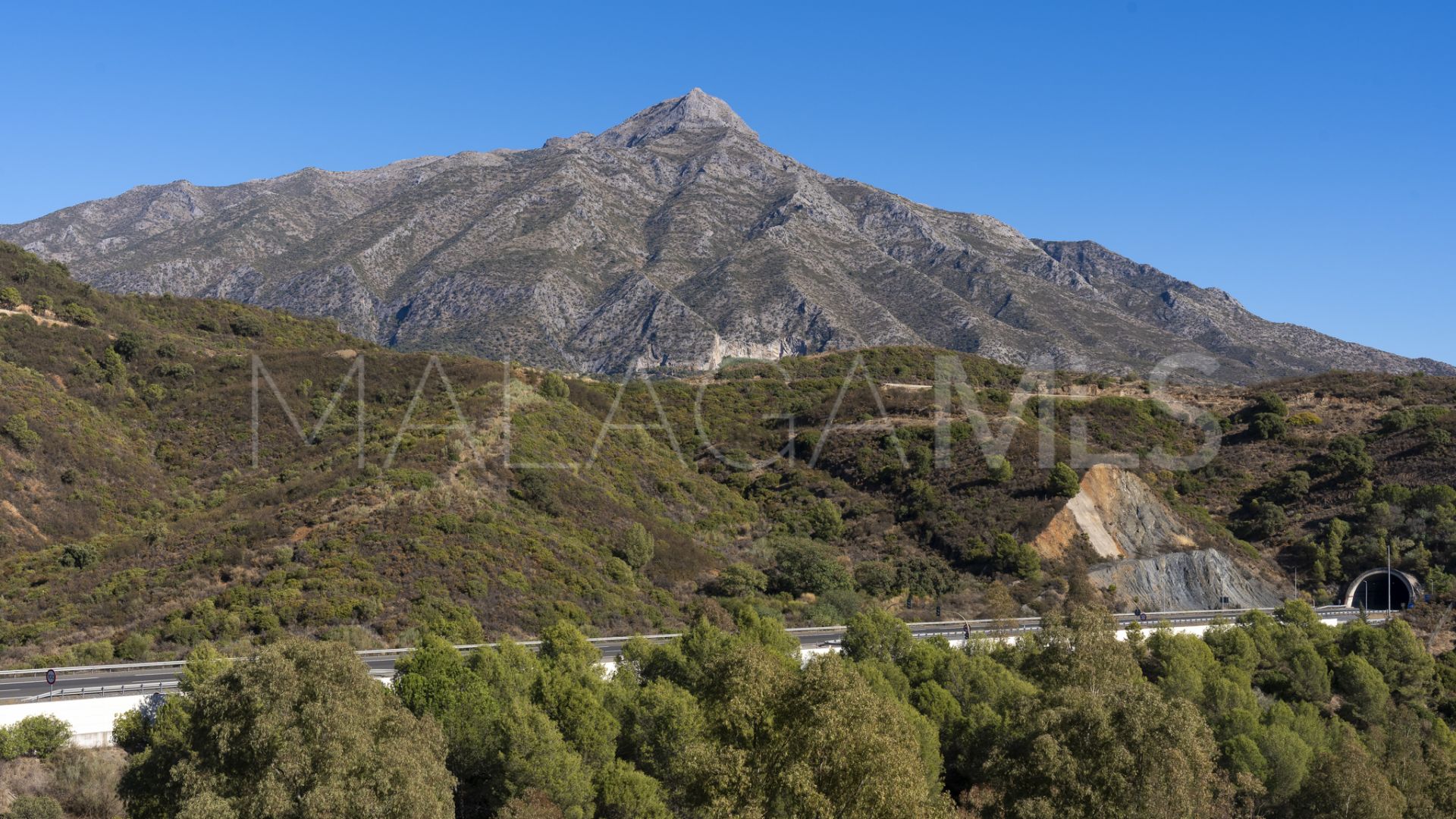 Tvåvånings takvåning for sale in La Morelia de Marbella