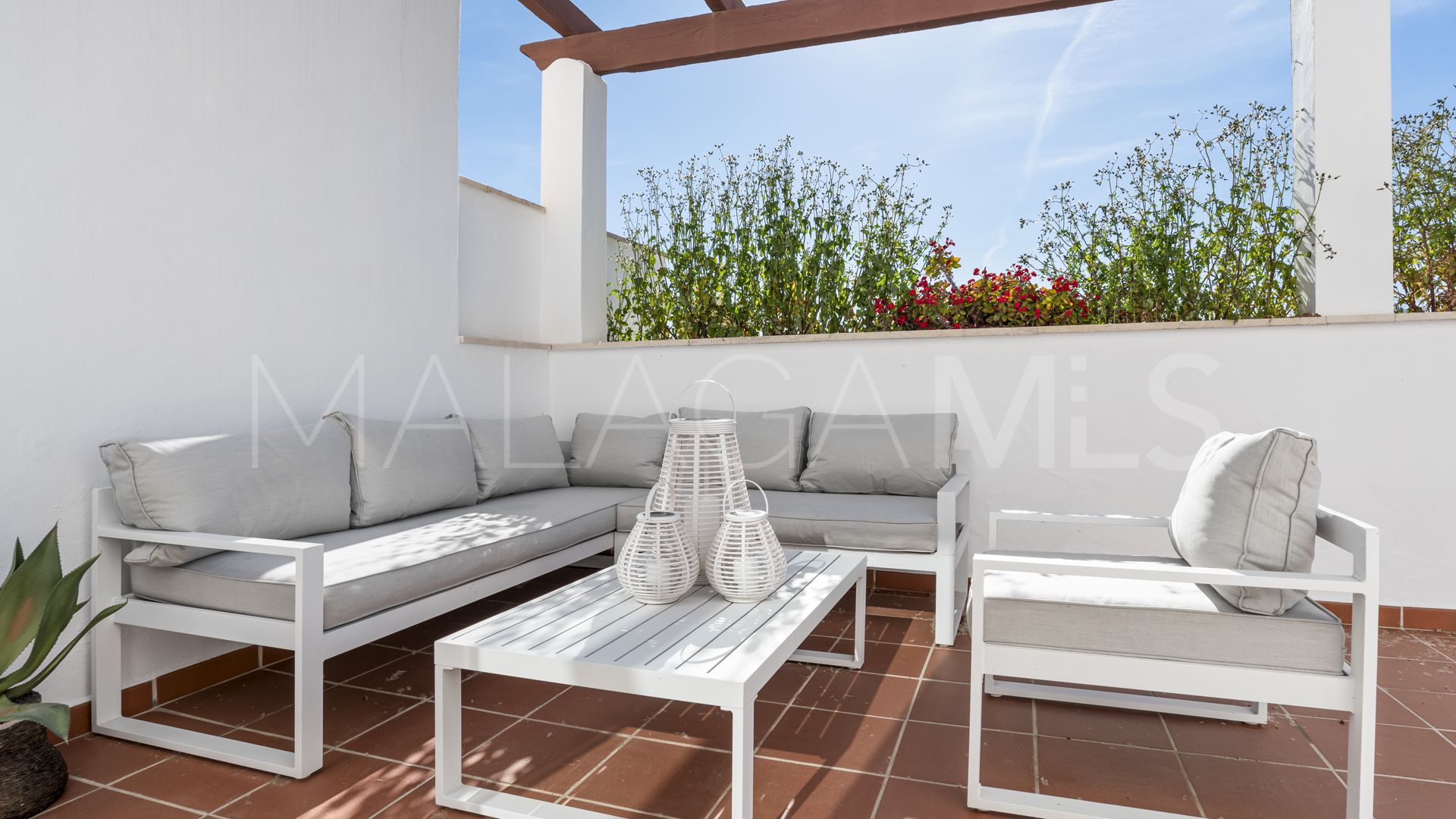 Tvåvåningslägenhet for sale in Aloha Royal