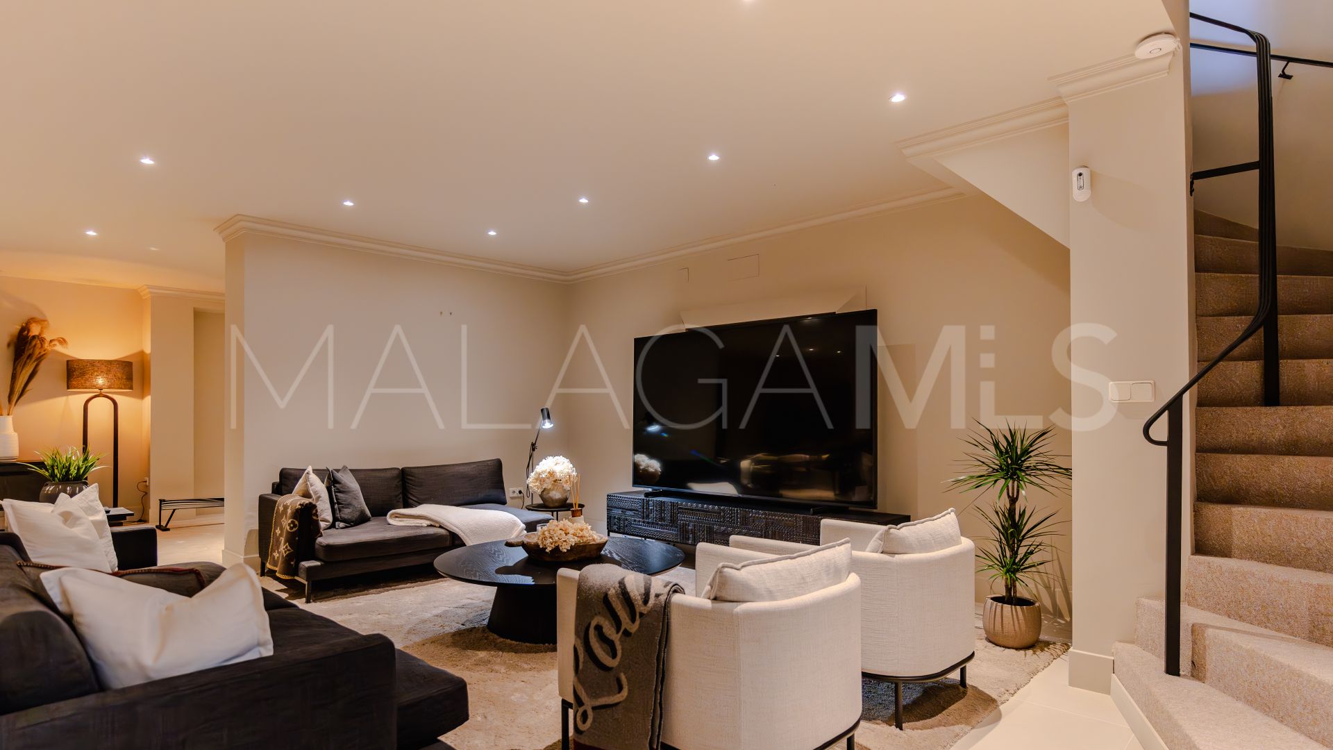 Villa for sale in Las Brisas del Golf