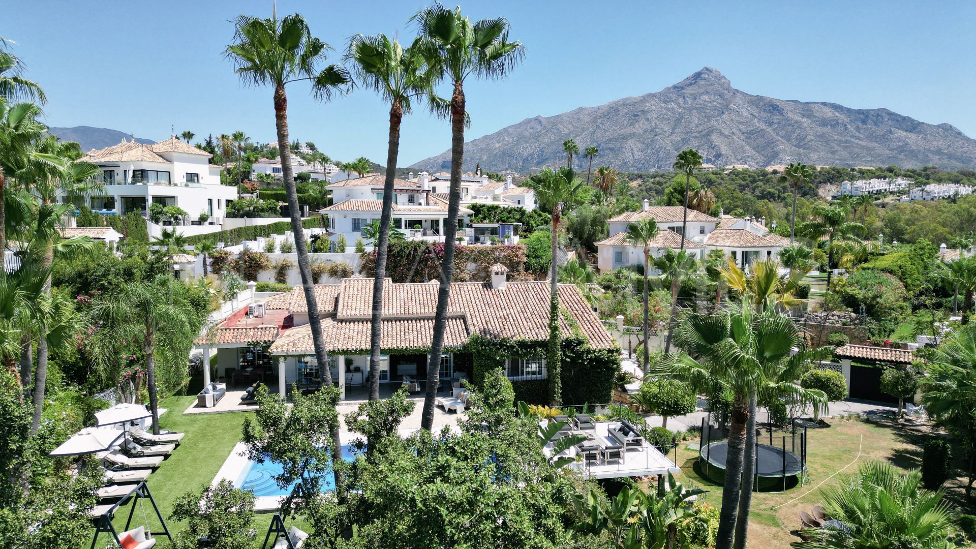 Villa for sale in Las Brisas del Golf