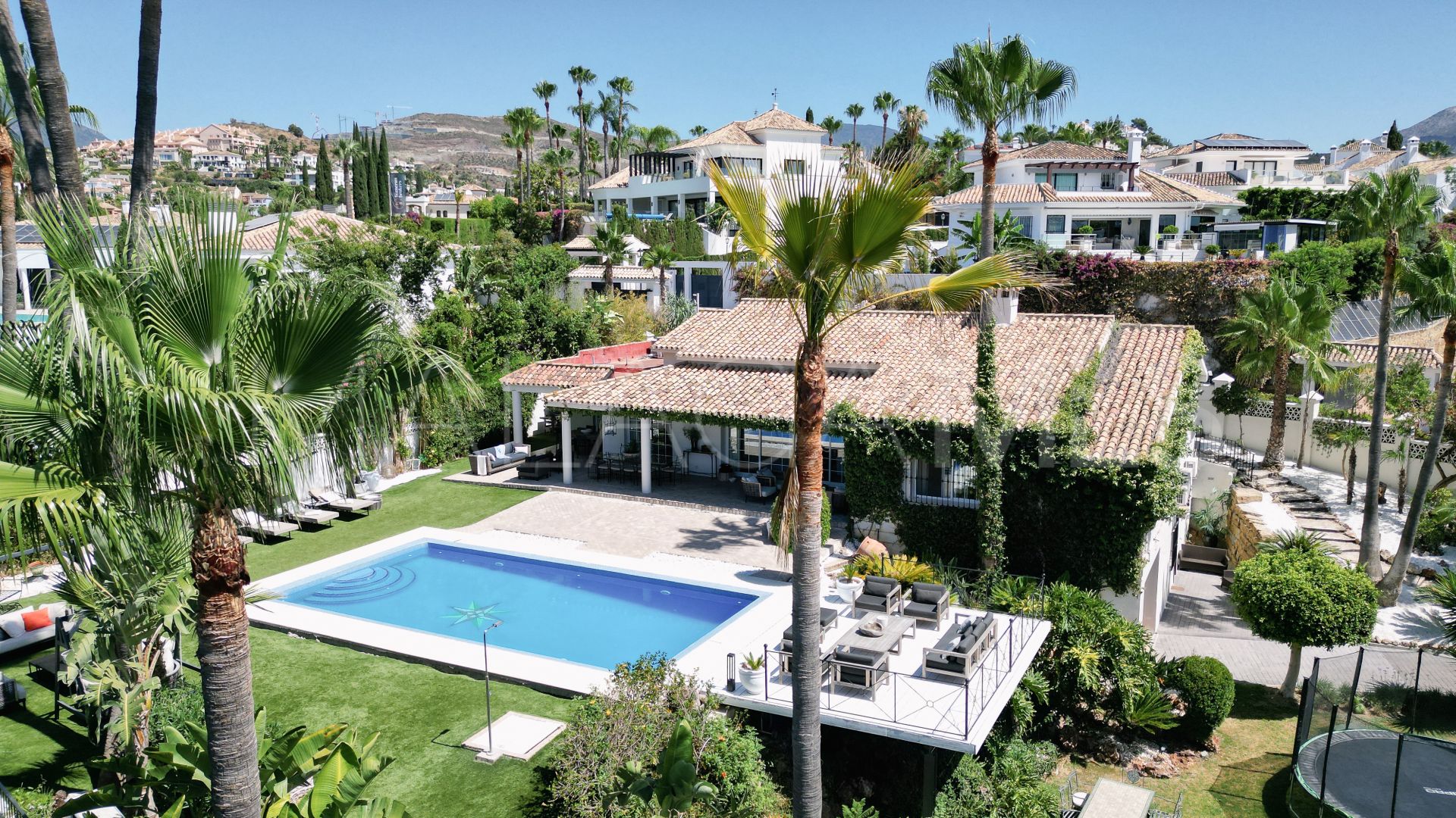Villa for sale in Las Brisas del Golf