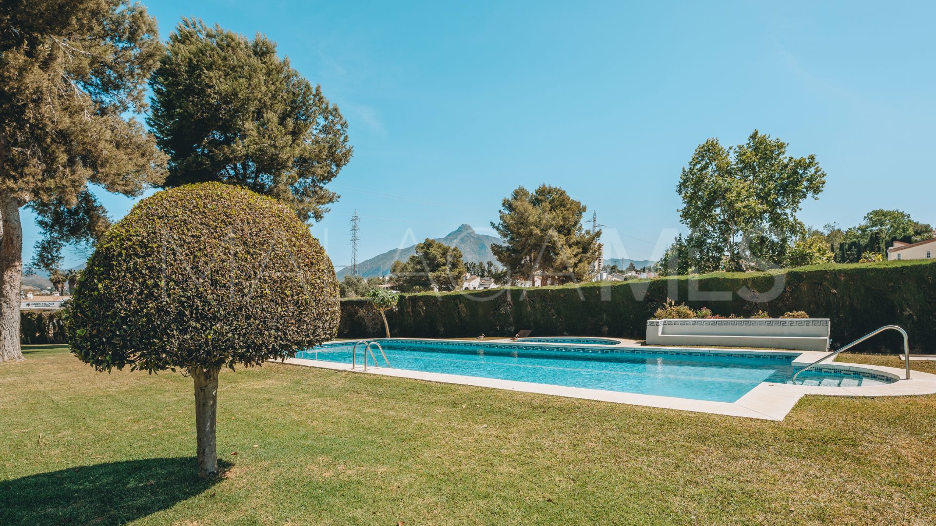 Reihenhaus for sale in Nueva Andalucia