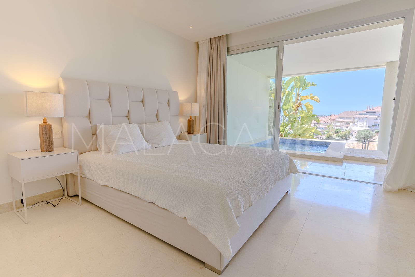 Duplex for sale in Nueva Andalucia