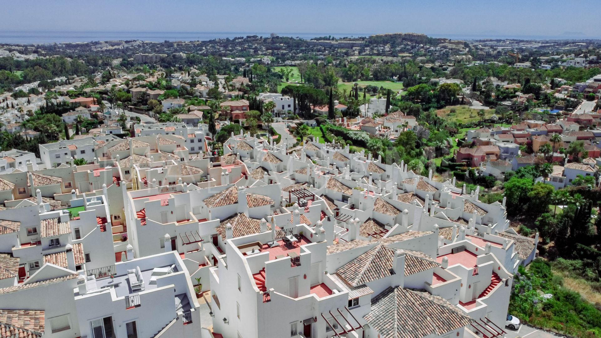 Bottenvåningslägenhet for sale in Nueva Andalucia