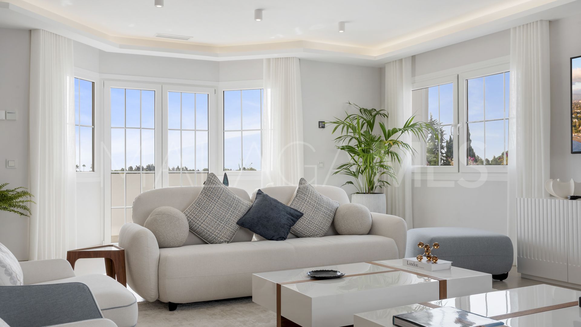 Zweistöckiges penthouse for sale in Nueva Andalucia