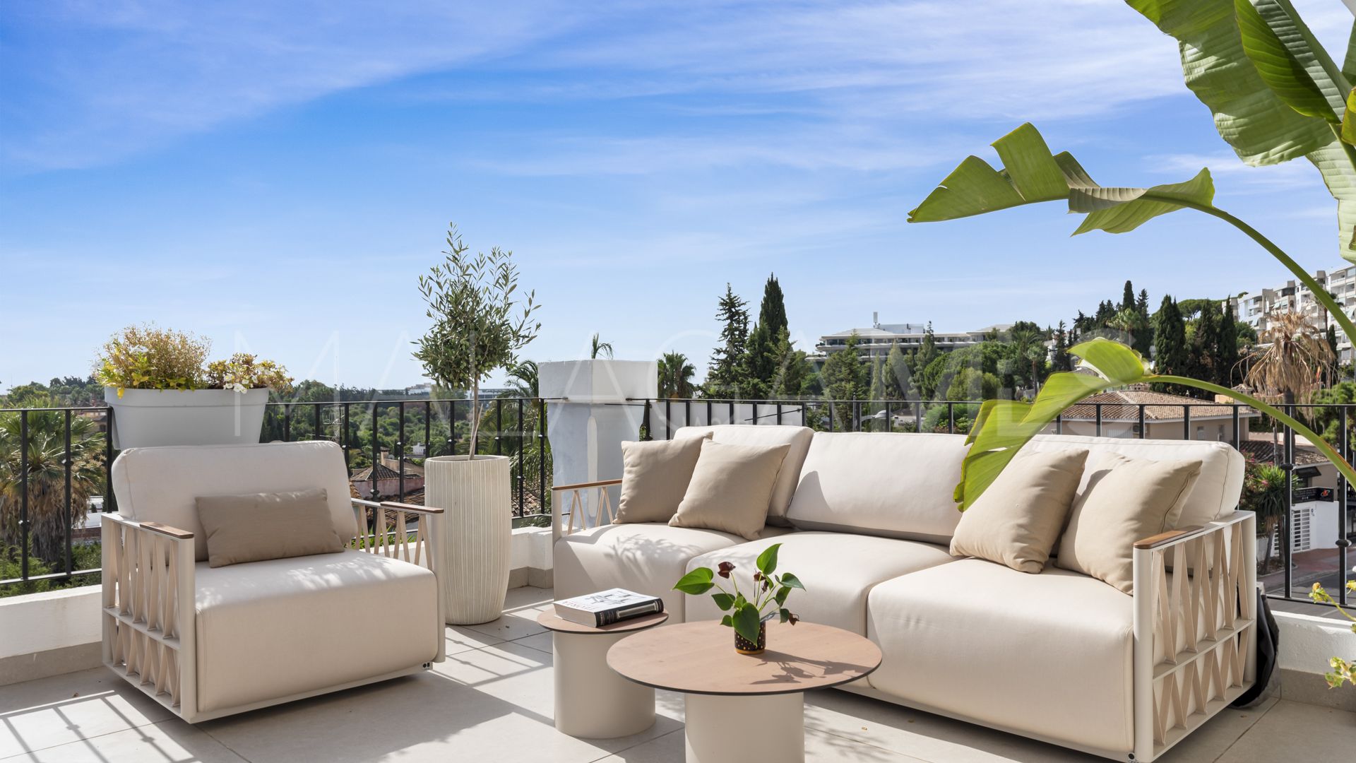 Zweistöckiges penthouse for sale in Nueva Andalucia