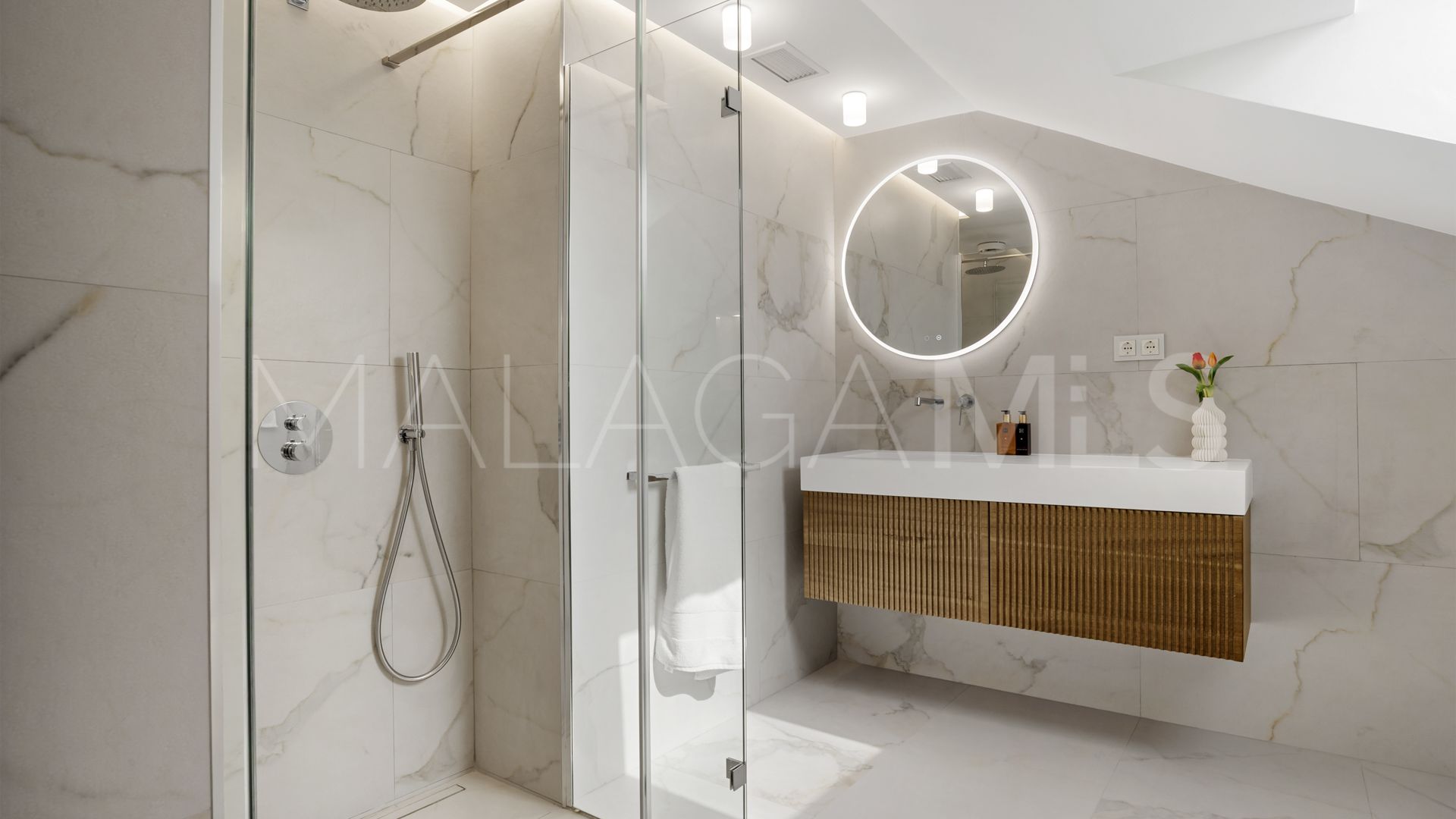 Zweistöckiges penthouse for sale in Nueva Andalucia
