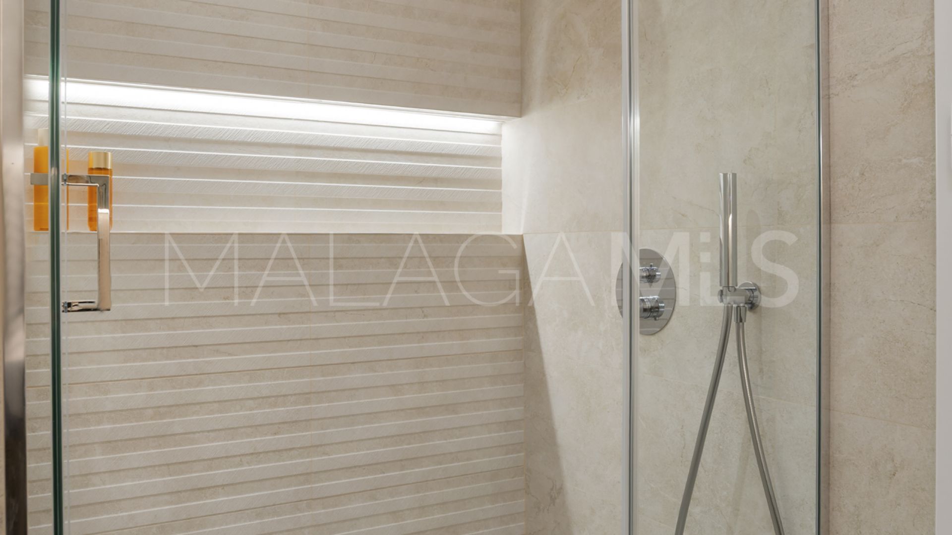 Zweistöckiges penthouse for sale in Nueva Andalucia