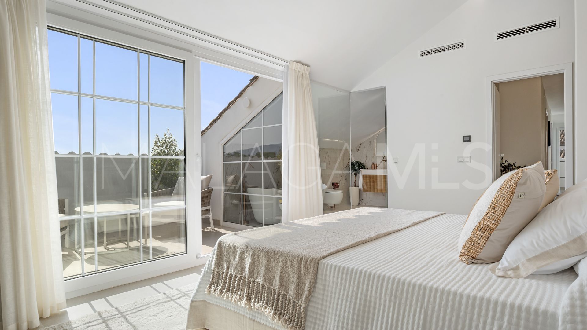 Zweistöckiges penthouse for sale in Nueva Andalucia