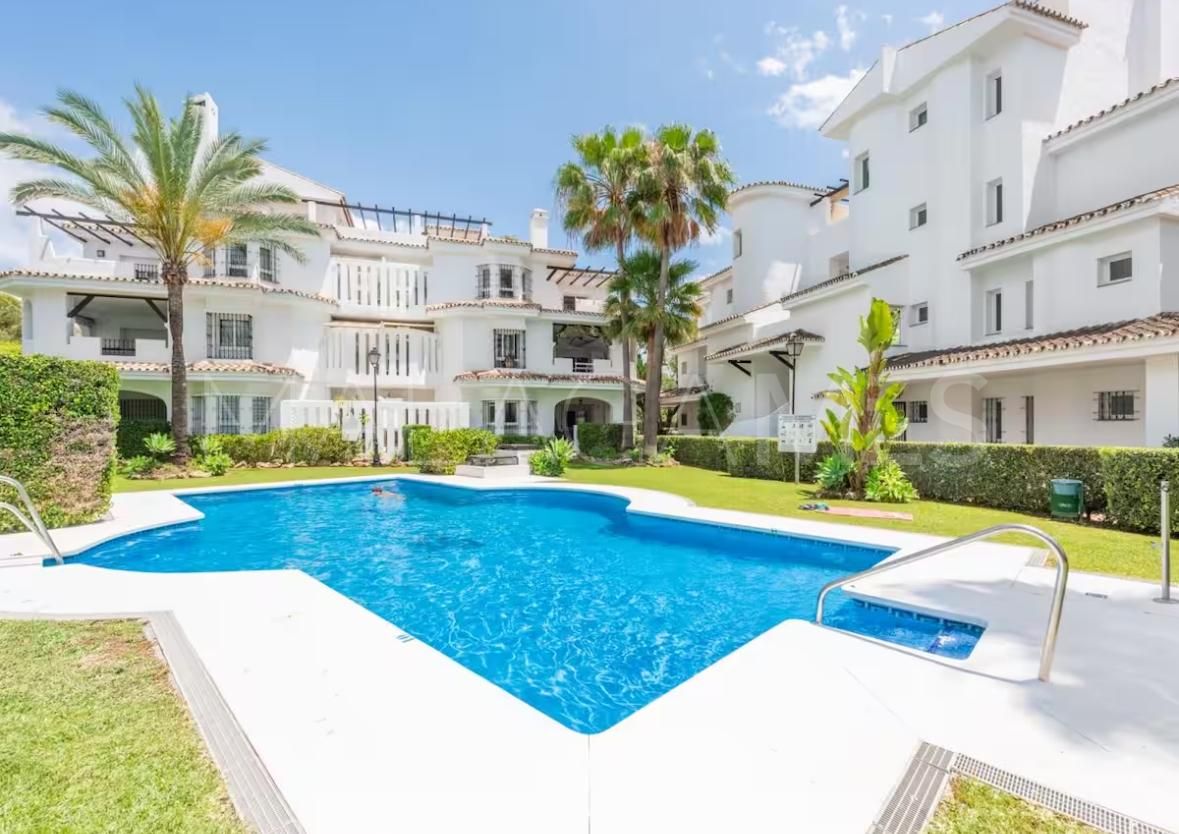 For sale Los Naranjos de Marbella 1 bedroom penthouse