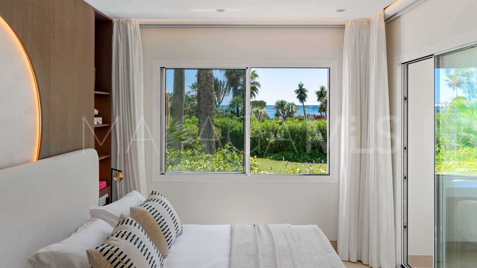 Apartamento planta baja for sale in Estepona Este