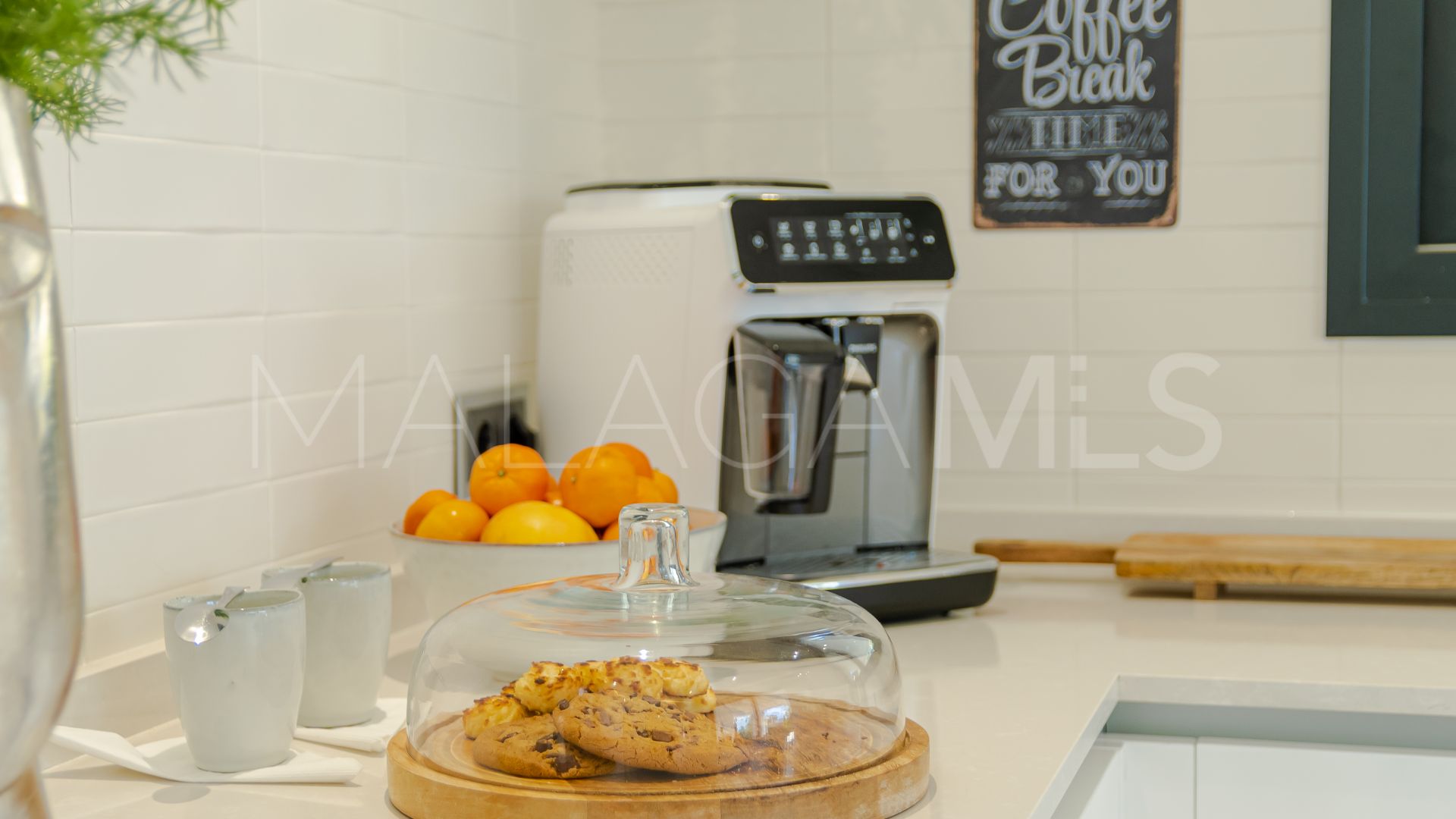 Villa for sale in Nueva Andalucia