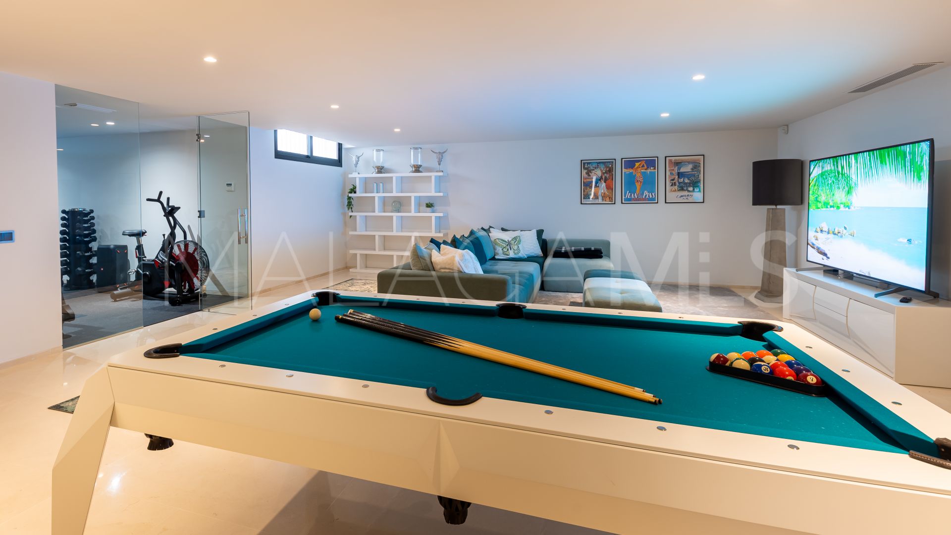 Villa for sale in Nueva Andalucia