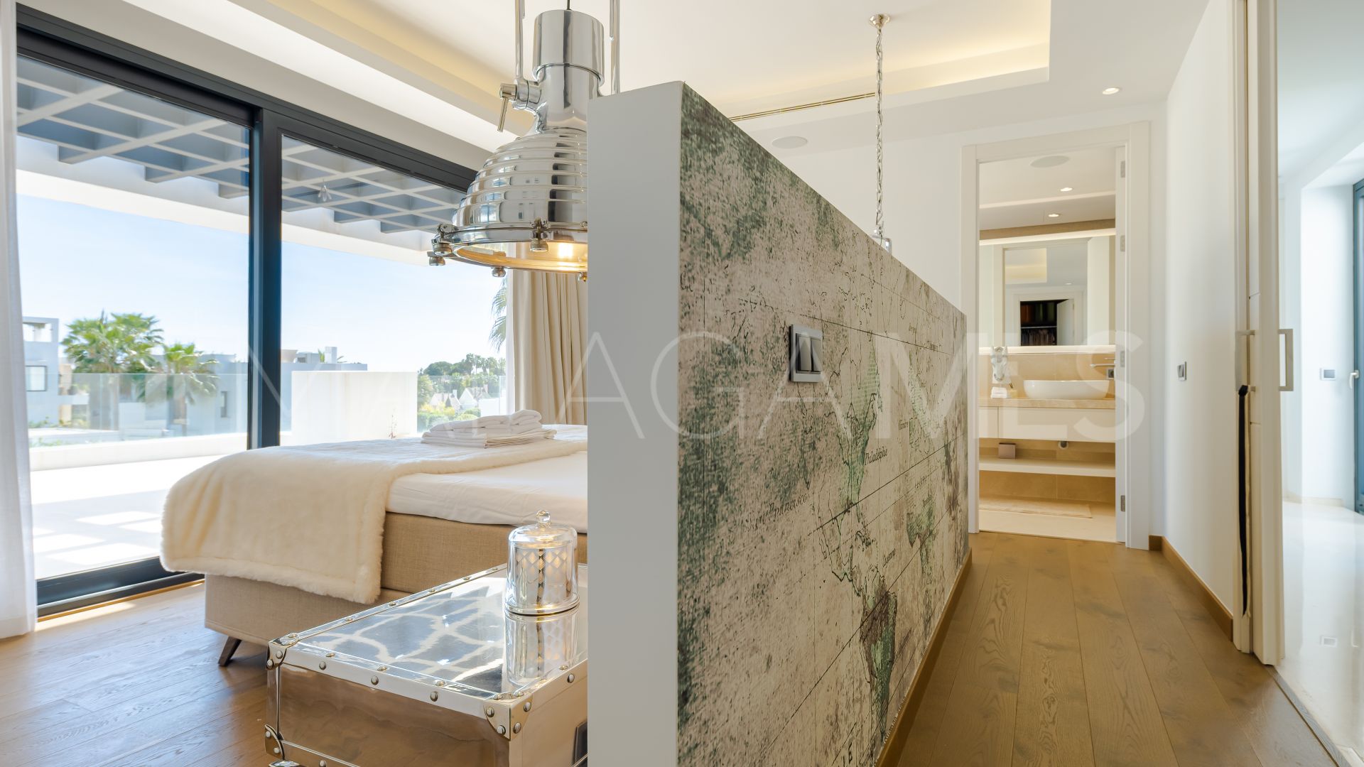 Villa for sale in Nueva Andalucia