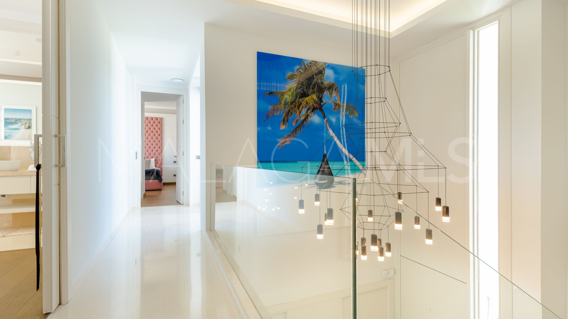 Villa for sale in Nueva Andalucia