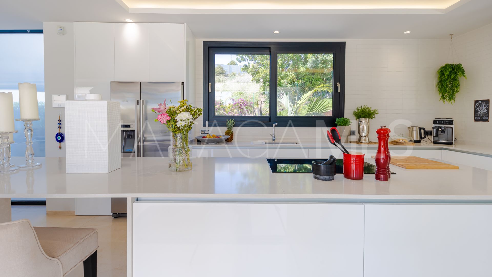 Villa for sale in Nueva Andalucia