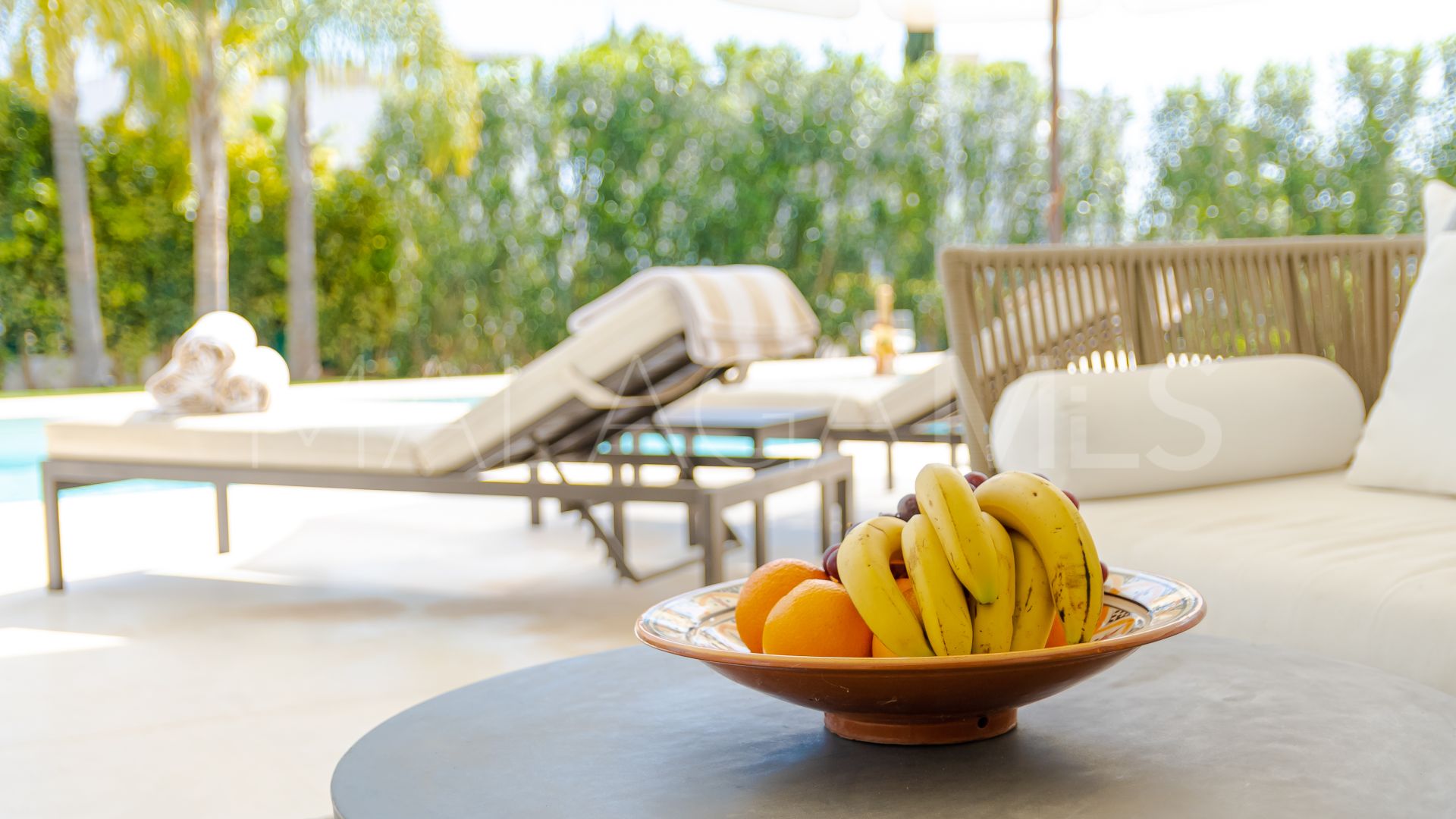 Villa for sale in Nueva Andalucia