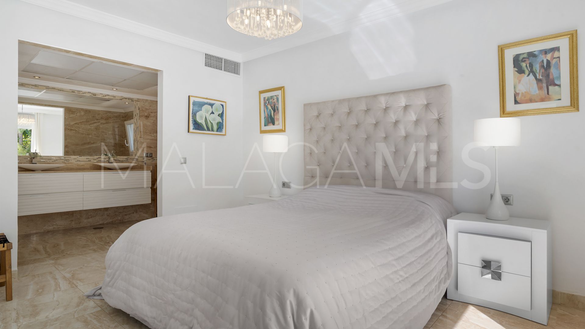 Hus i byn for sale in Marbella Öst