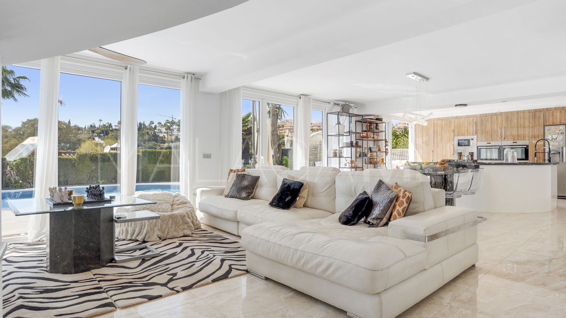 Hus i byn for sale in Marbella Öst