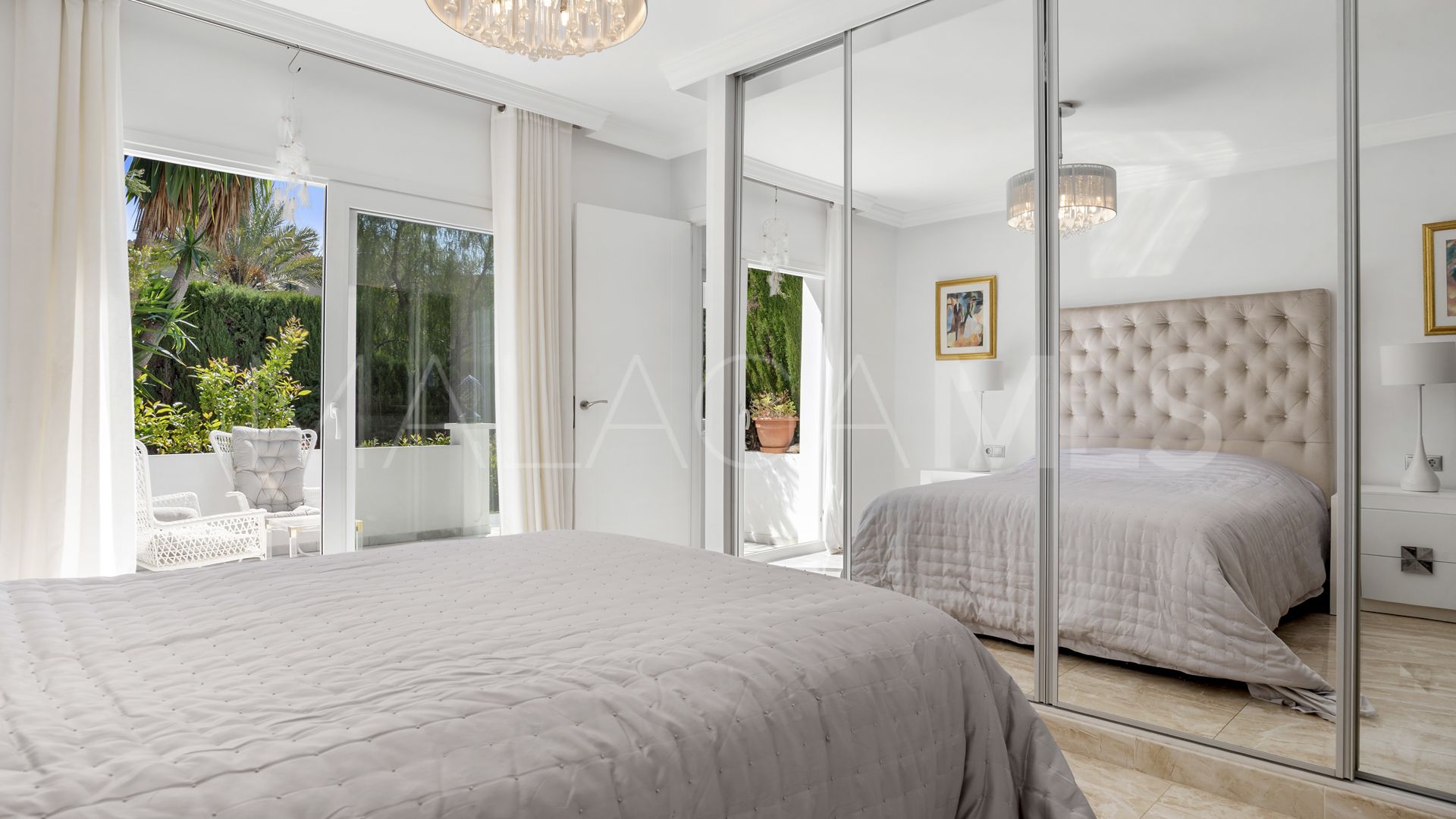 Hus i byn for sale in Marbella Öst