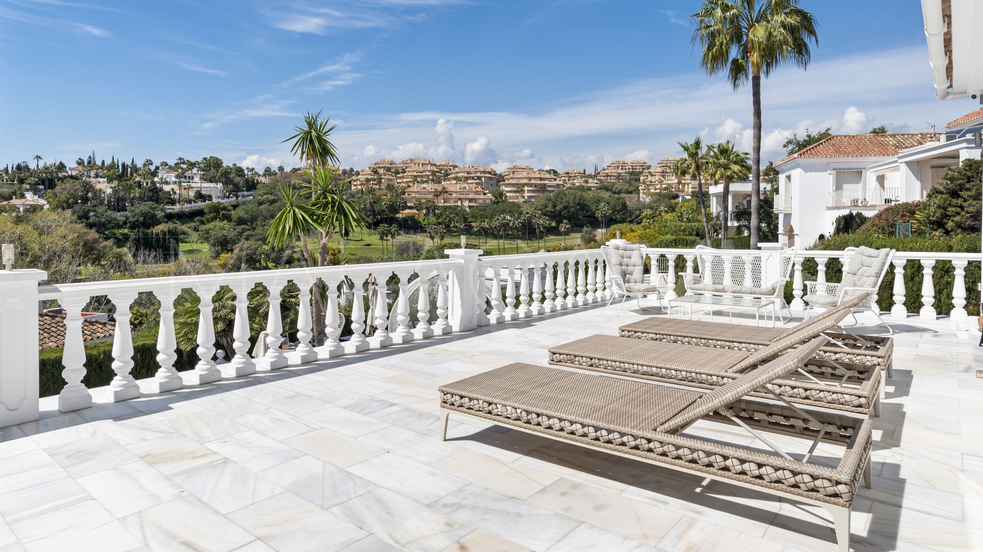 Hus i byn for sale in Marbella Öst