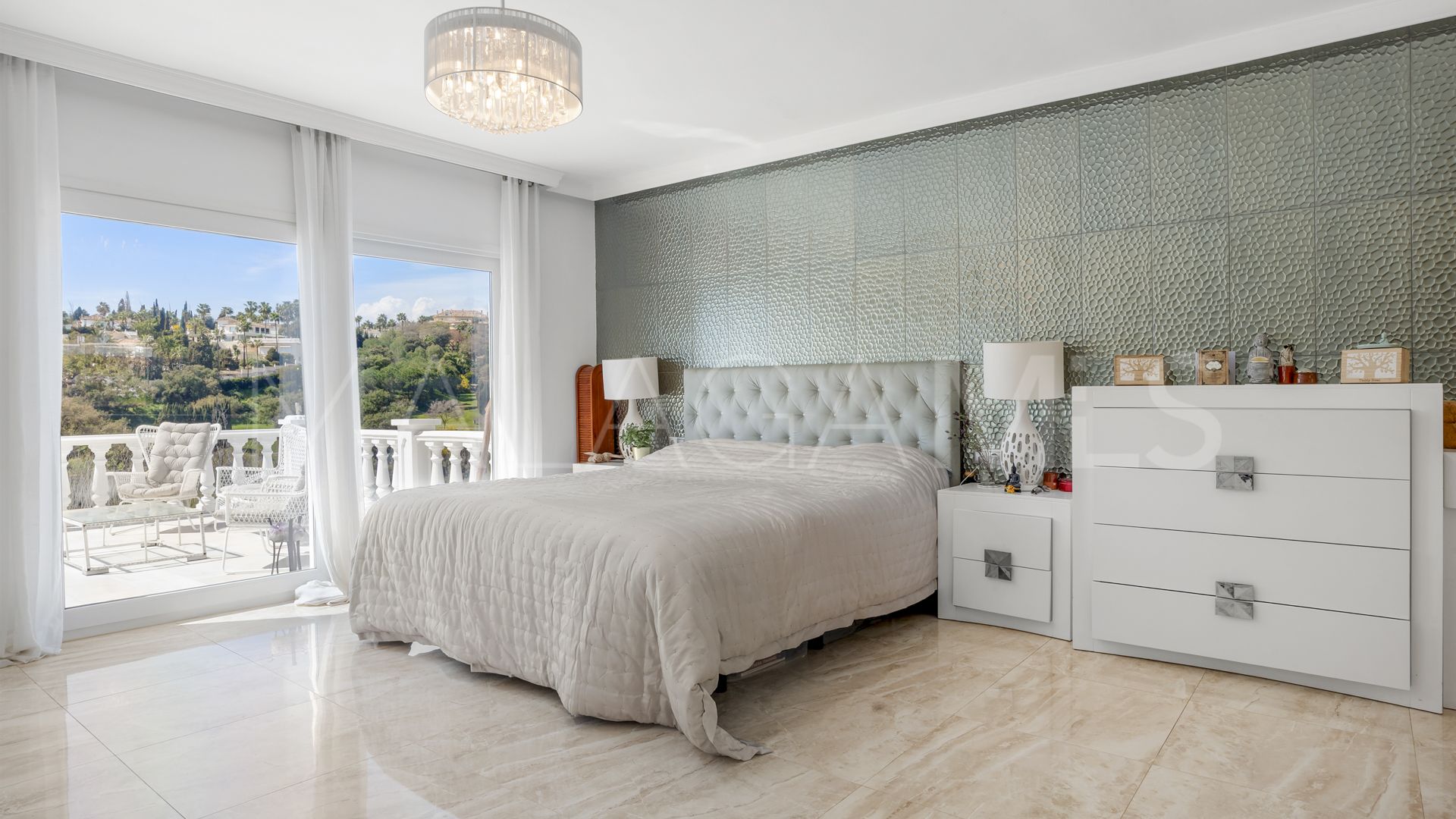 Hus i byn for sale in Marbella Öst