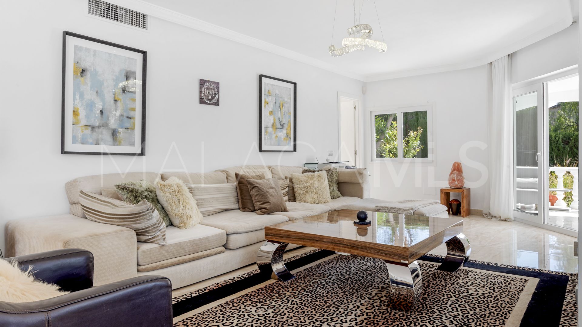 Hus i byn for sale in Marbella Öst