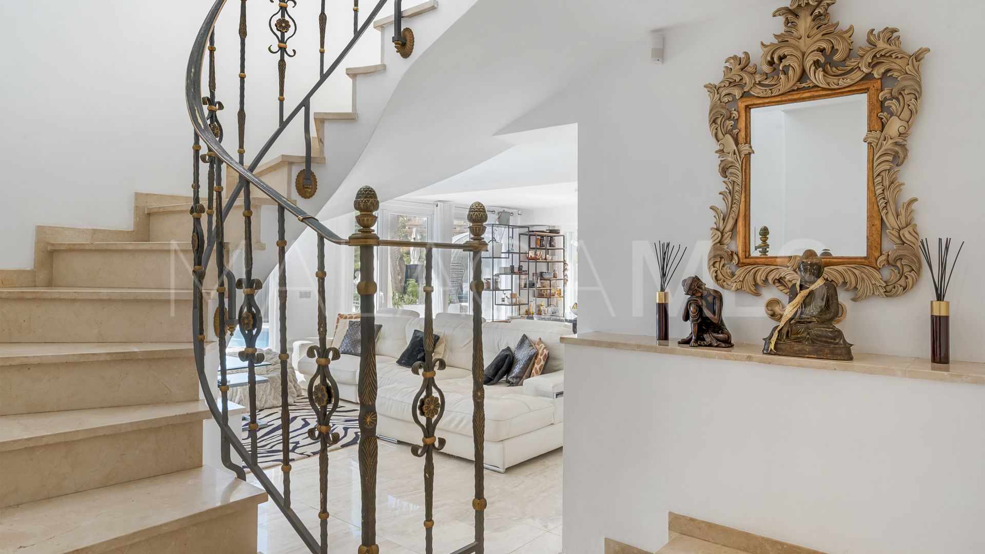 Hus i byn for sale in Marbella Öst