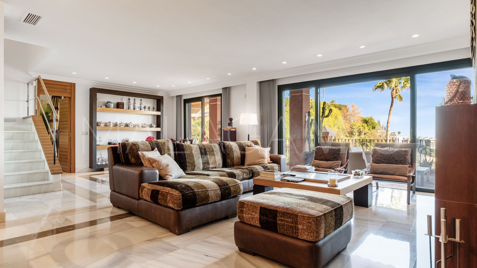 Duplex penthouse for sale in Monte Halcones