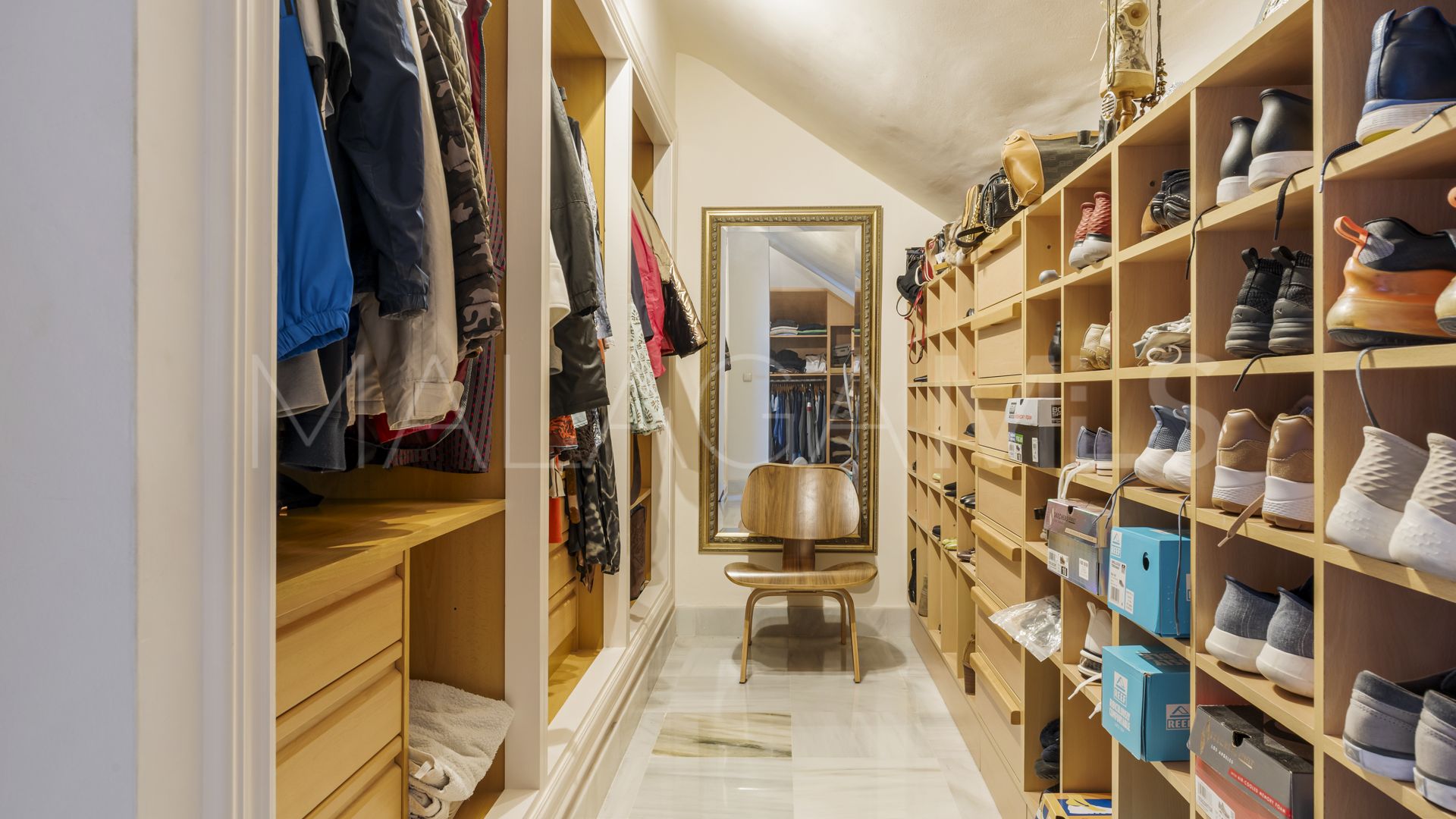 Duplex penthouse for sale in Monte Halcones