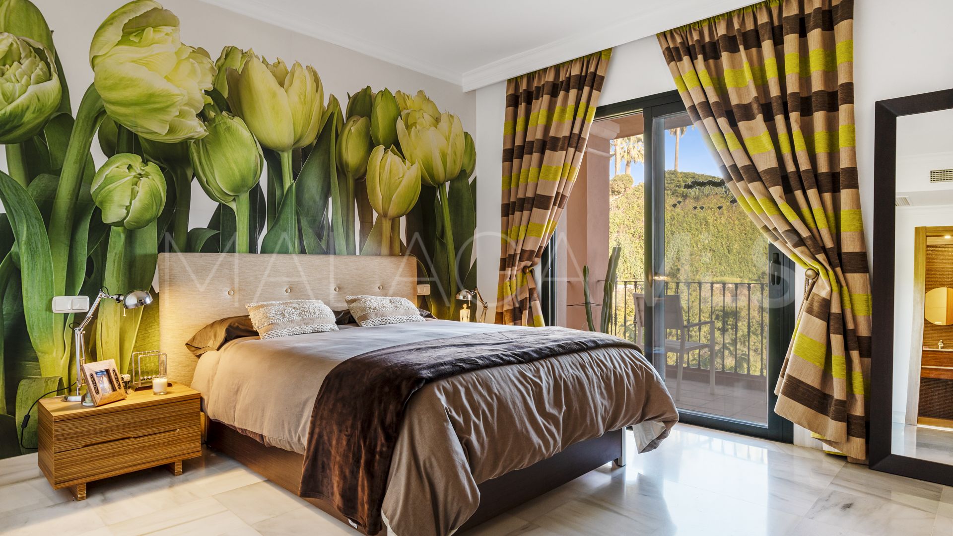 Duplex penthouse for sale in Monte Halcones