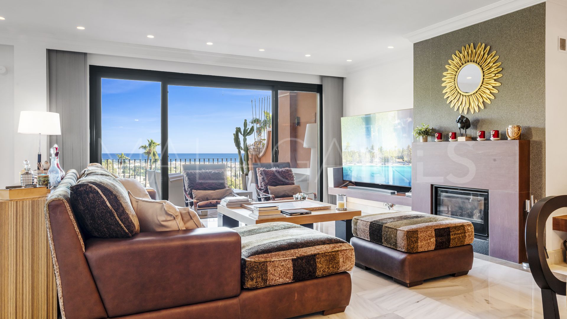 Duplex penthouse for sale in Monte Halcones