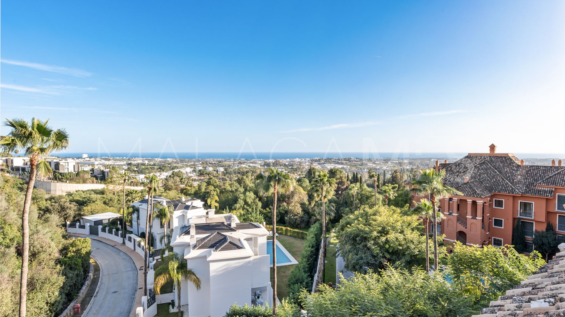 Duplex penthouse for sale in Monte Halcones