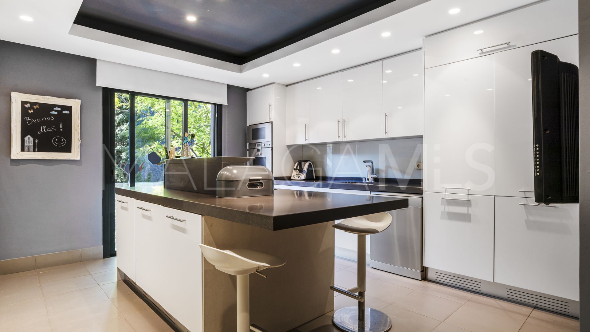 Duplex penthouse for sale in Monte Halcones