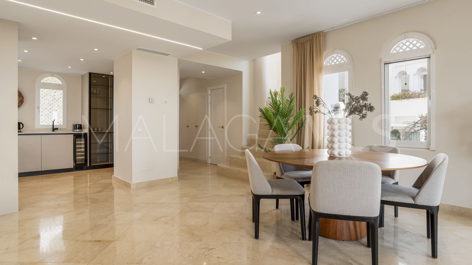 Duplex penthouse for sale in Marbella Golden Mile with 3 bedrooms