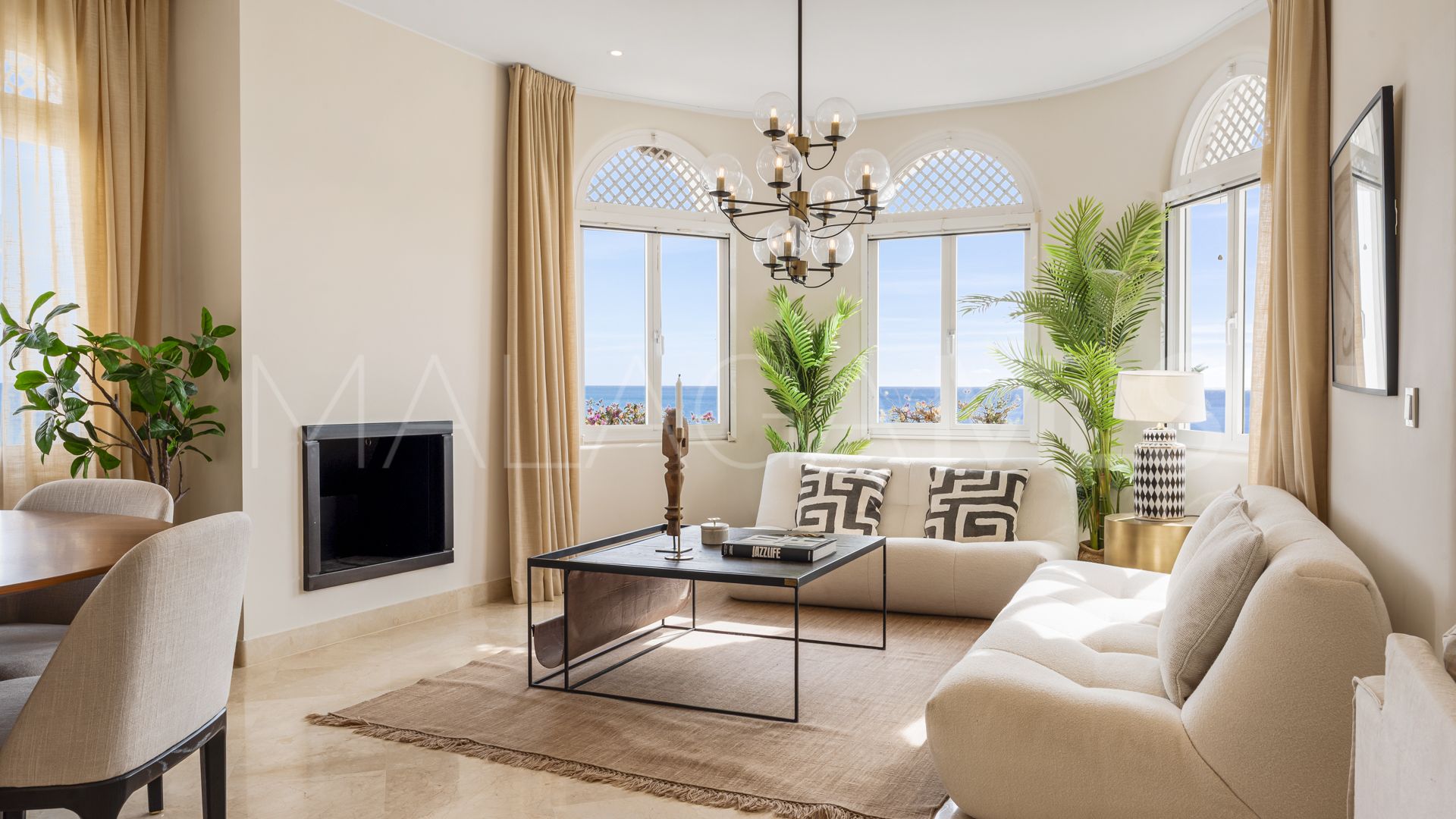 Duplex penthouse for sale in Marbella Golden Mile with 3 bedrooms