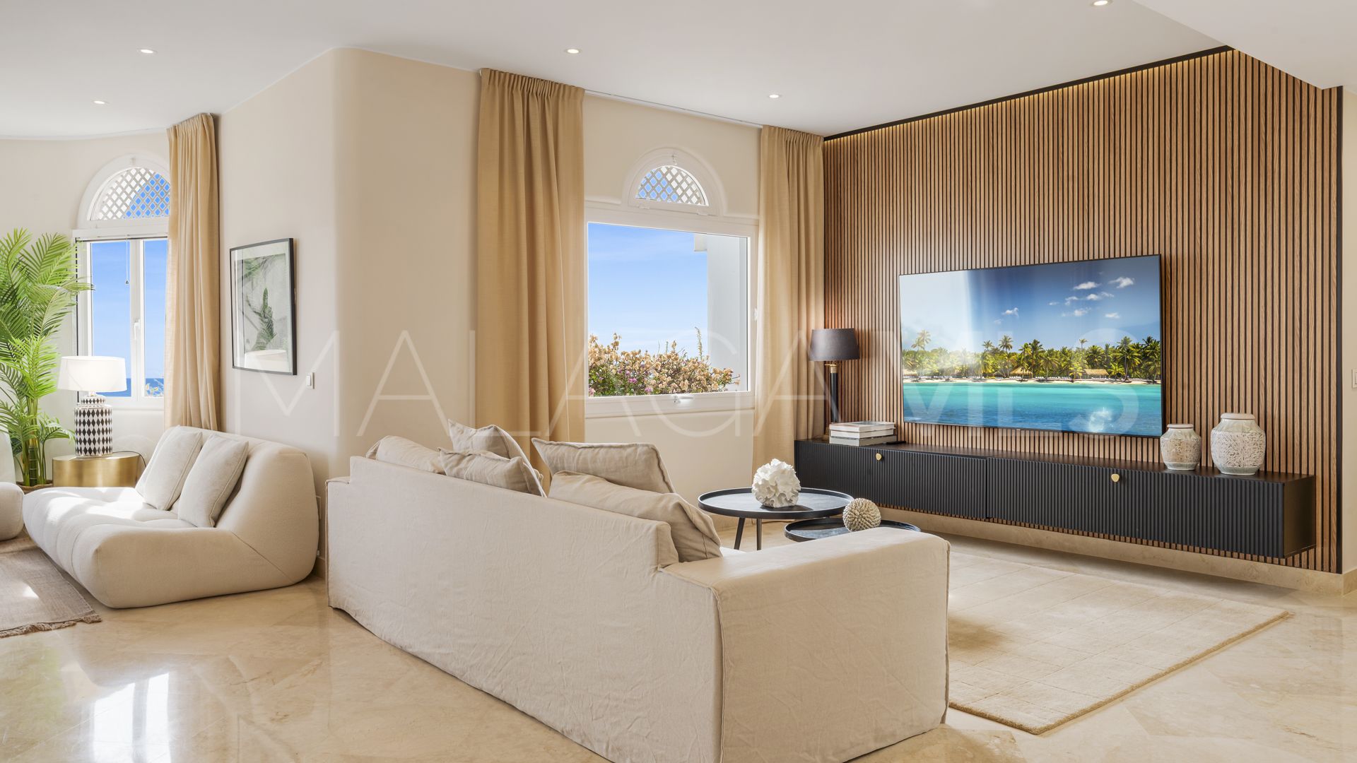 Duplex penthouse for sale in Marbella Golden Mile with 3 bedrooms