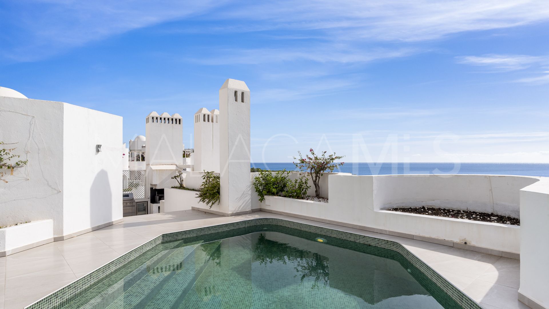 Duplex penthouse for sale in Marbella Golden Mile with 3 bedrooms
