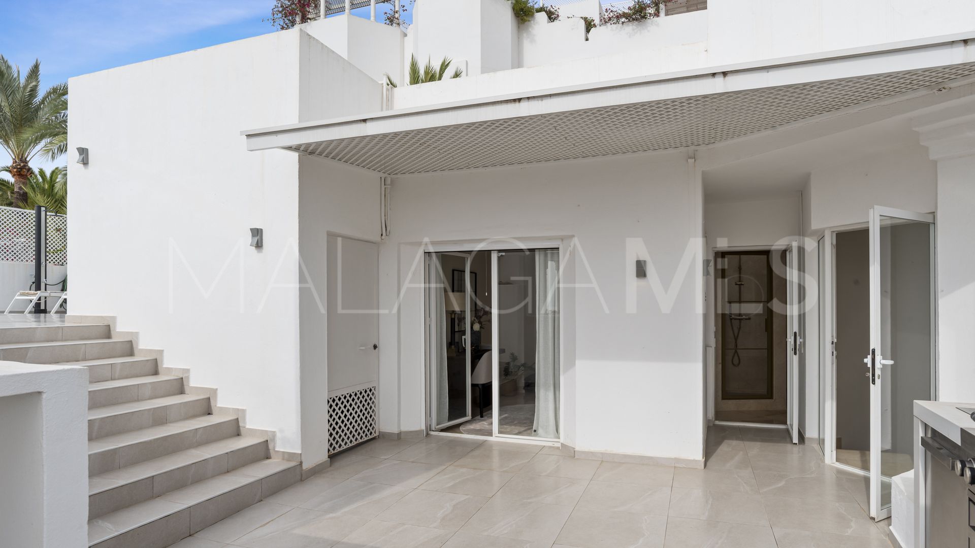 Duplex penthouse for sale in Marbella Golden Mile with 3 bedrooms