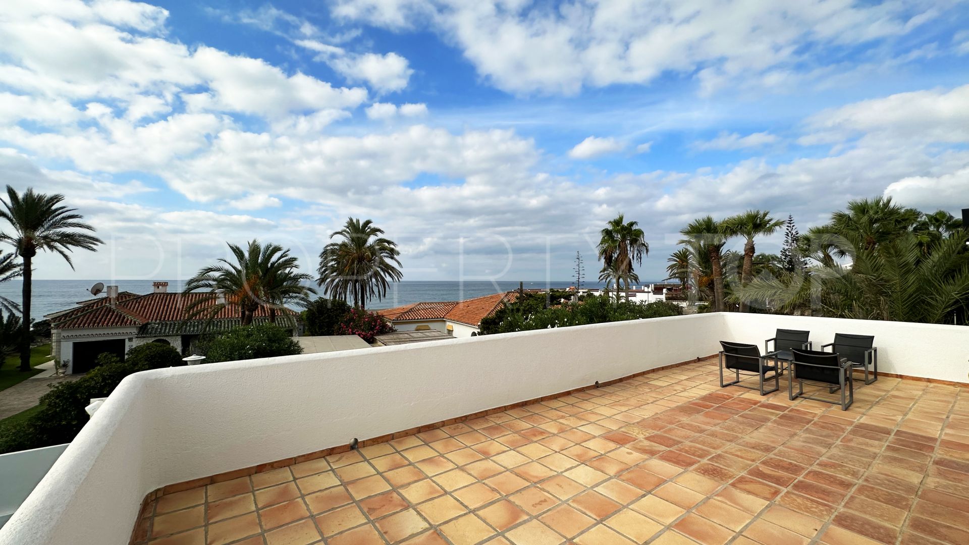 Marbesa 5 bedrooms villa for sale