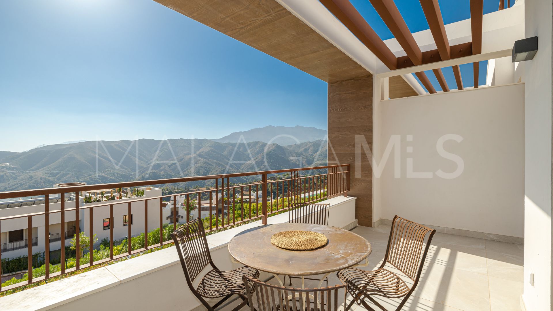 For sale Marbella City town house with 3 bedrooms