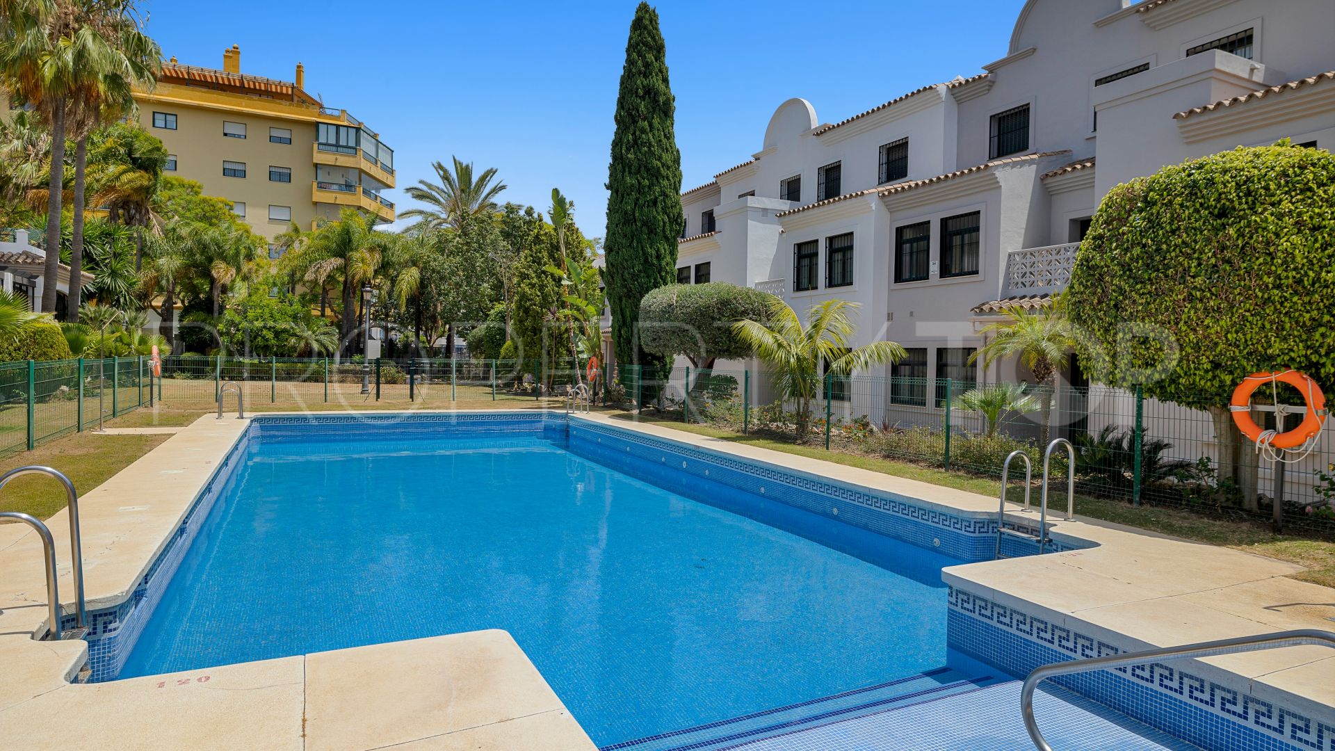 Apartamento planta baja a la venta en San Pedro de Alcantara