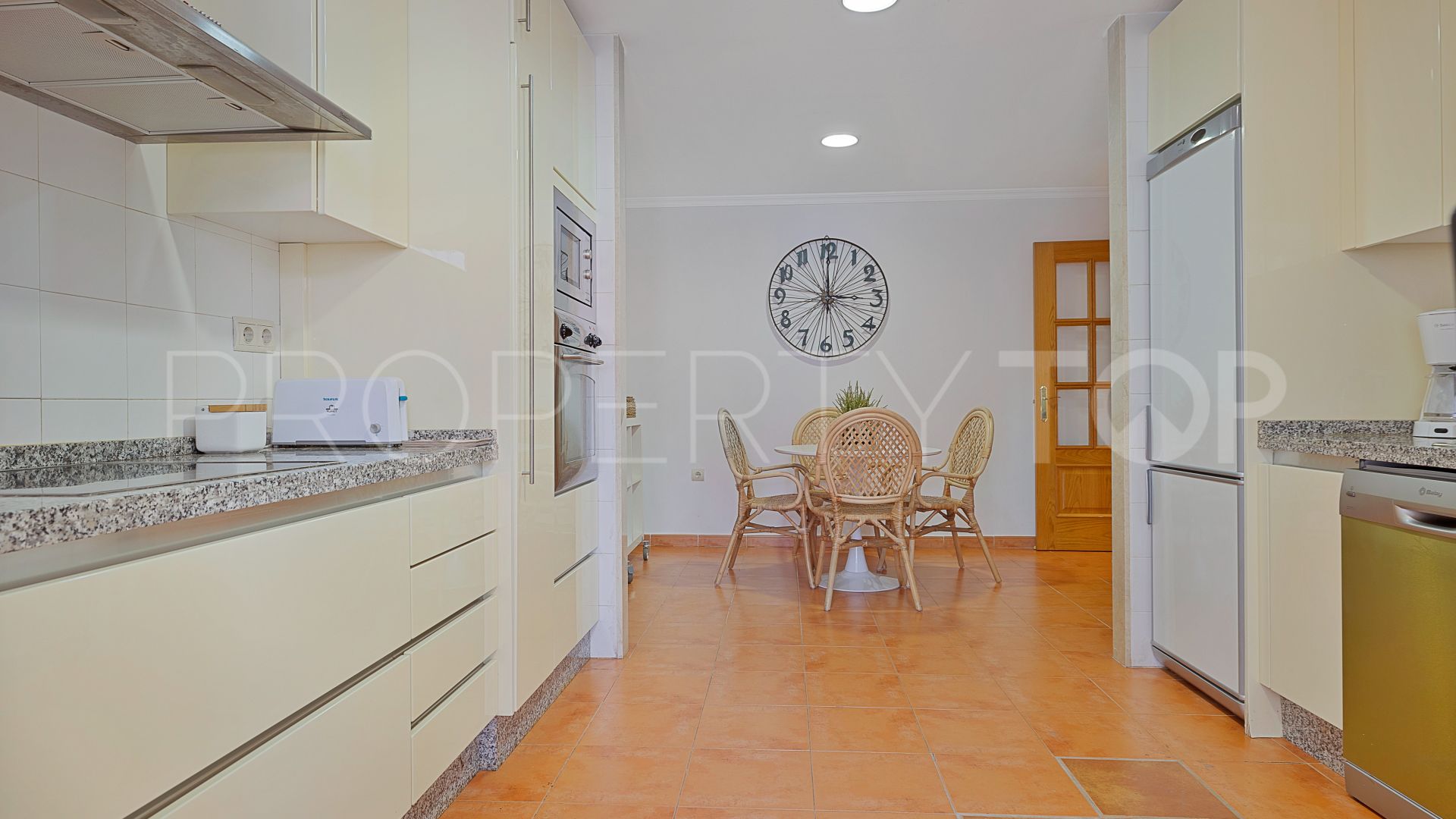 Apartamento planta baja a la venta en San Pedro de Alcantara